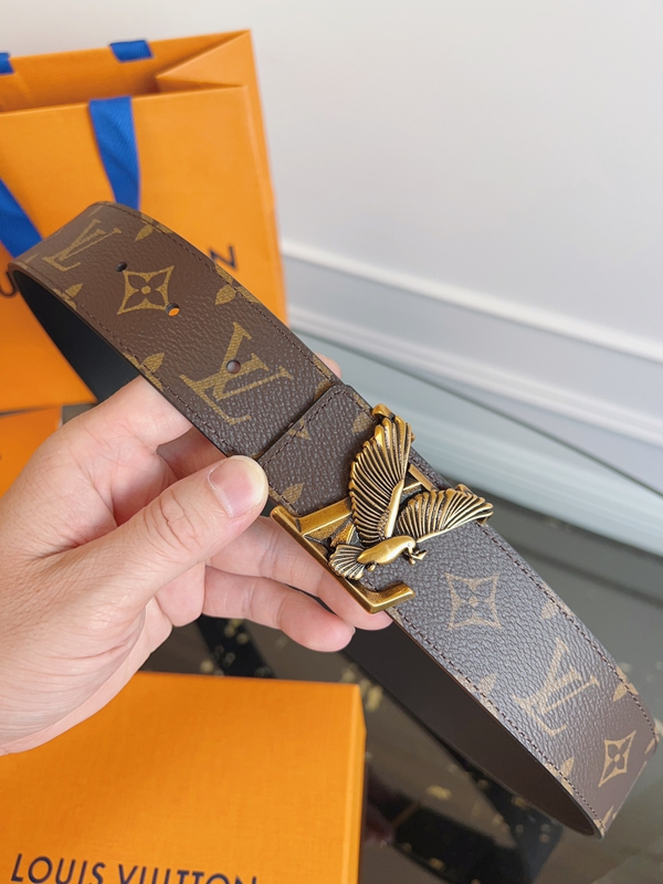 ルイヴィトンベルト正面デザイン